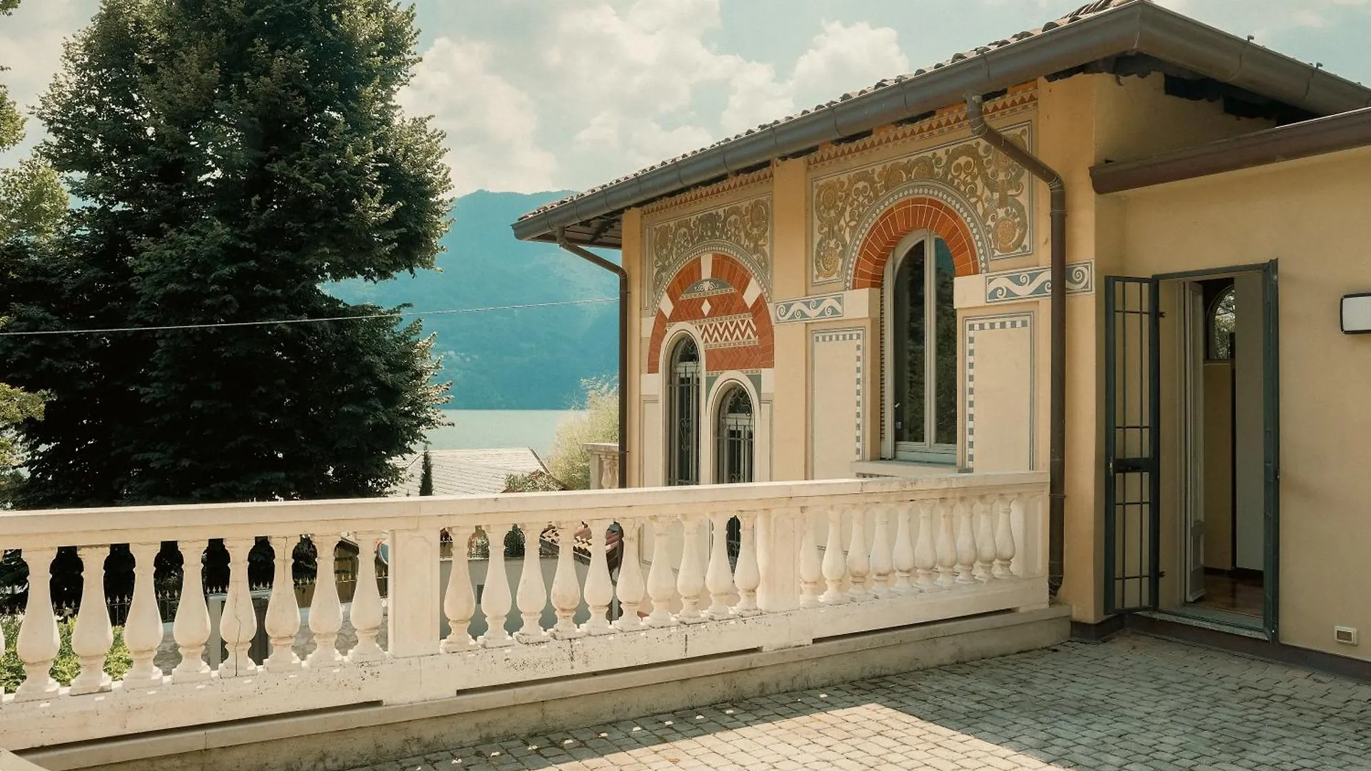 Villa Locana Con Jacuzzi E Vista Lago Laglio